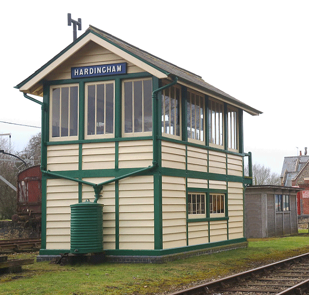 Formerly Snettisham signal box. Lovingly restored hardingham_signal_box.gif